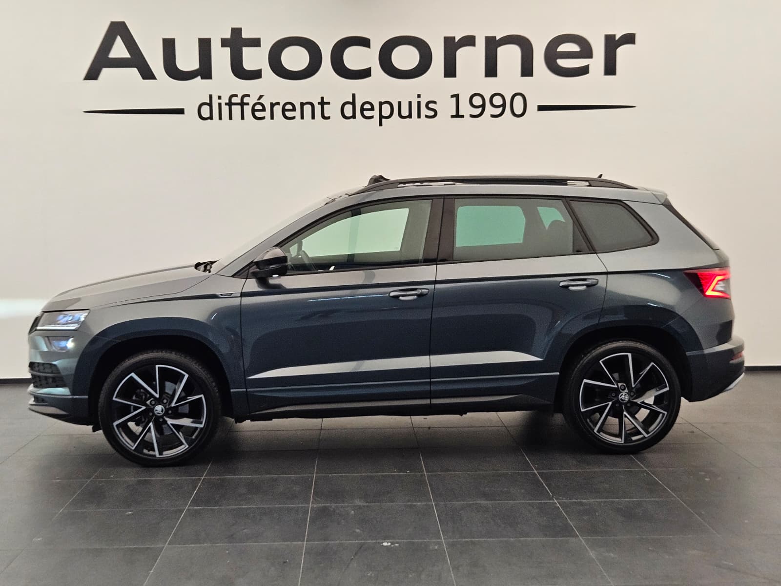 SKODA Karoq 2.0 TSI SportLine 4x4 DSG-image-1