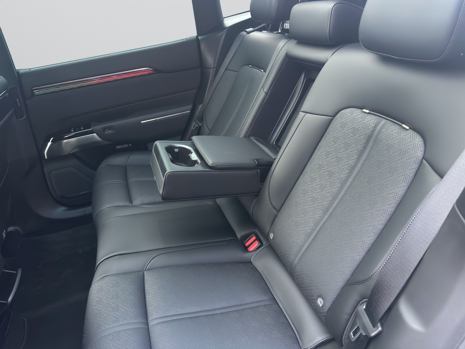 ZEEKR 7X 100kWh Privilege AWD-image-8