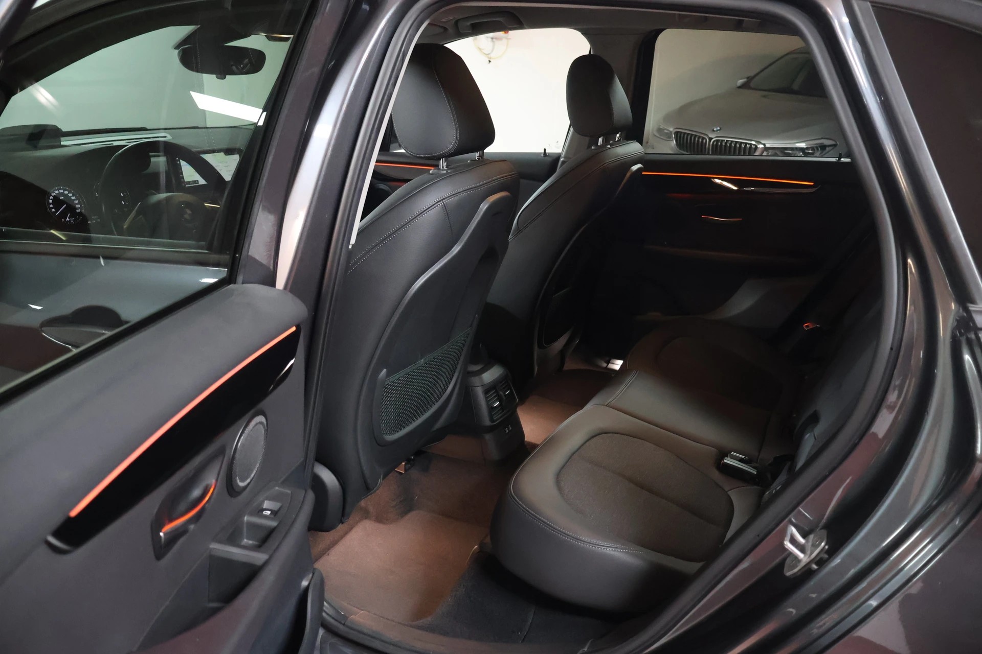 BMW 218d xDrive Active Tourer Steptronic Sport Line-image-15