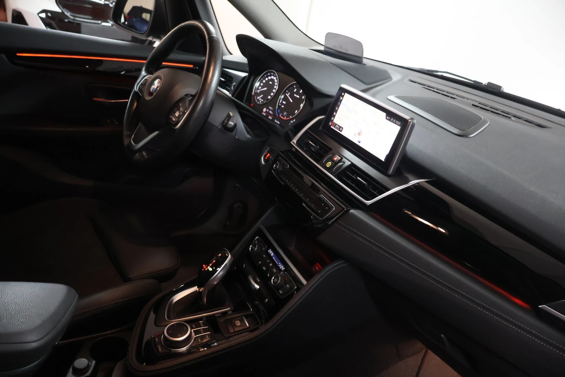 BMW 218d xDrive Active Tourer Steptronic Sport Line-image-10