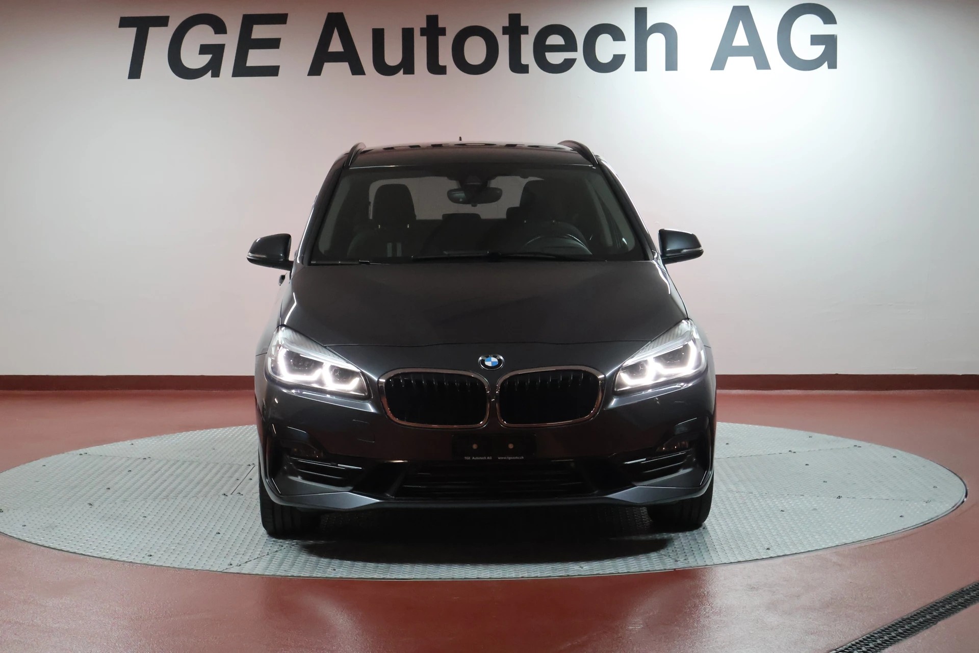 BMW 218d xDrive Active Tourer Steptronic Sport Line-image-1