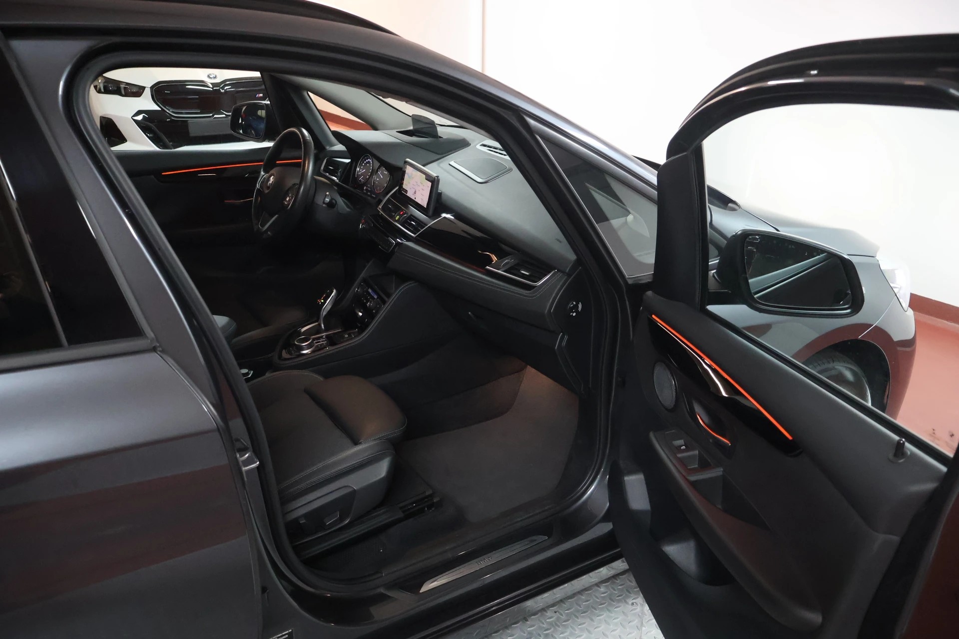 BMW 218d xDrive Active Tourer Steptronic Sport Line-image-12