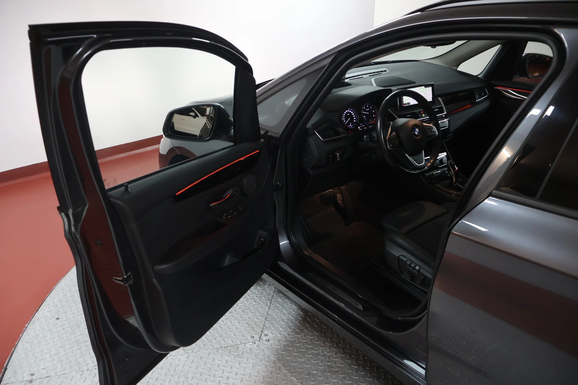 BMW 218d xDrive Active Tourer Steptronic Sport Line-image-4