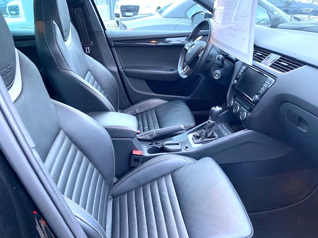 SKODA Octavia Combi 2.0 TSI RS DSG-image-10