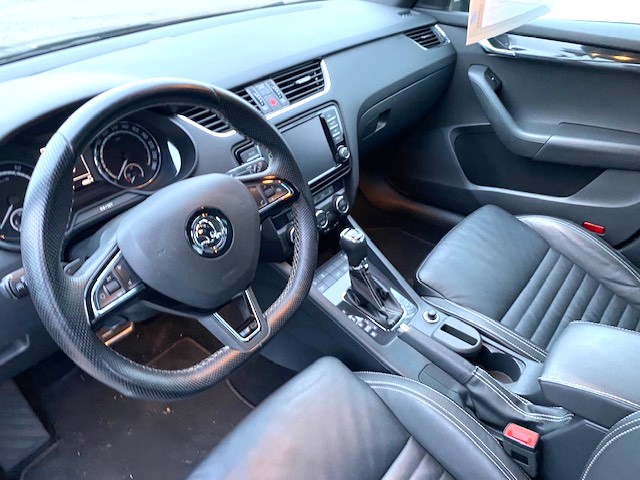 SKODA Octavia Combi 2.0 TSI RS DSG-image-5