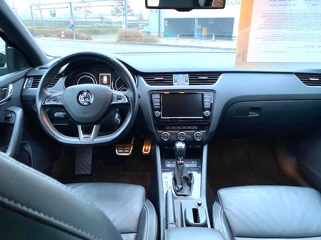 SKODA Octavia Combi 2.0 TSI RS DSG-image-8
