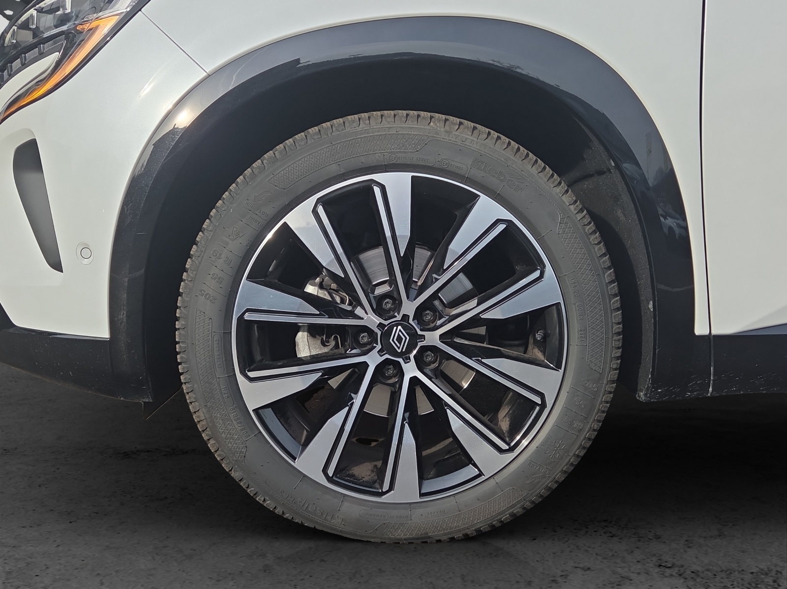 RENAULT Austral 1.3 MHEV 160 Techno A-image-13