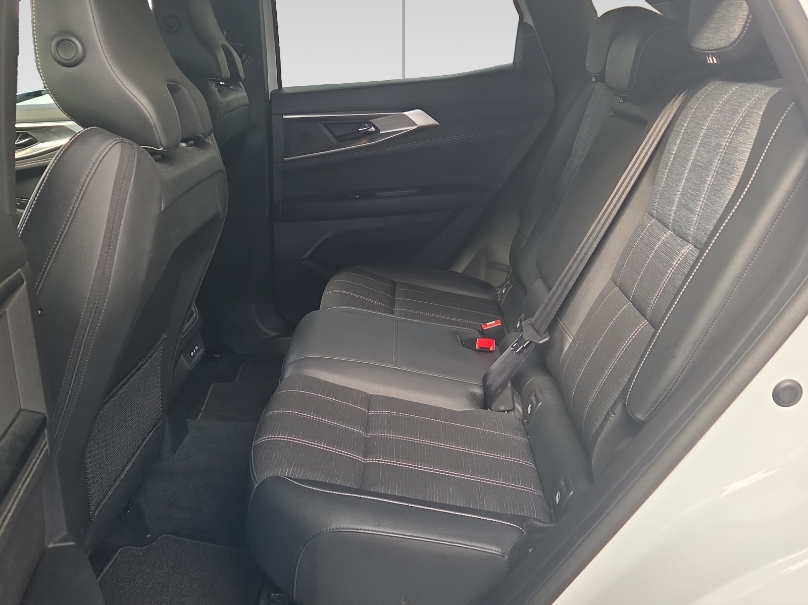RENAULT Austral 1.3 MHEV 160 Techno A-image-7