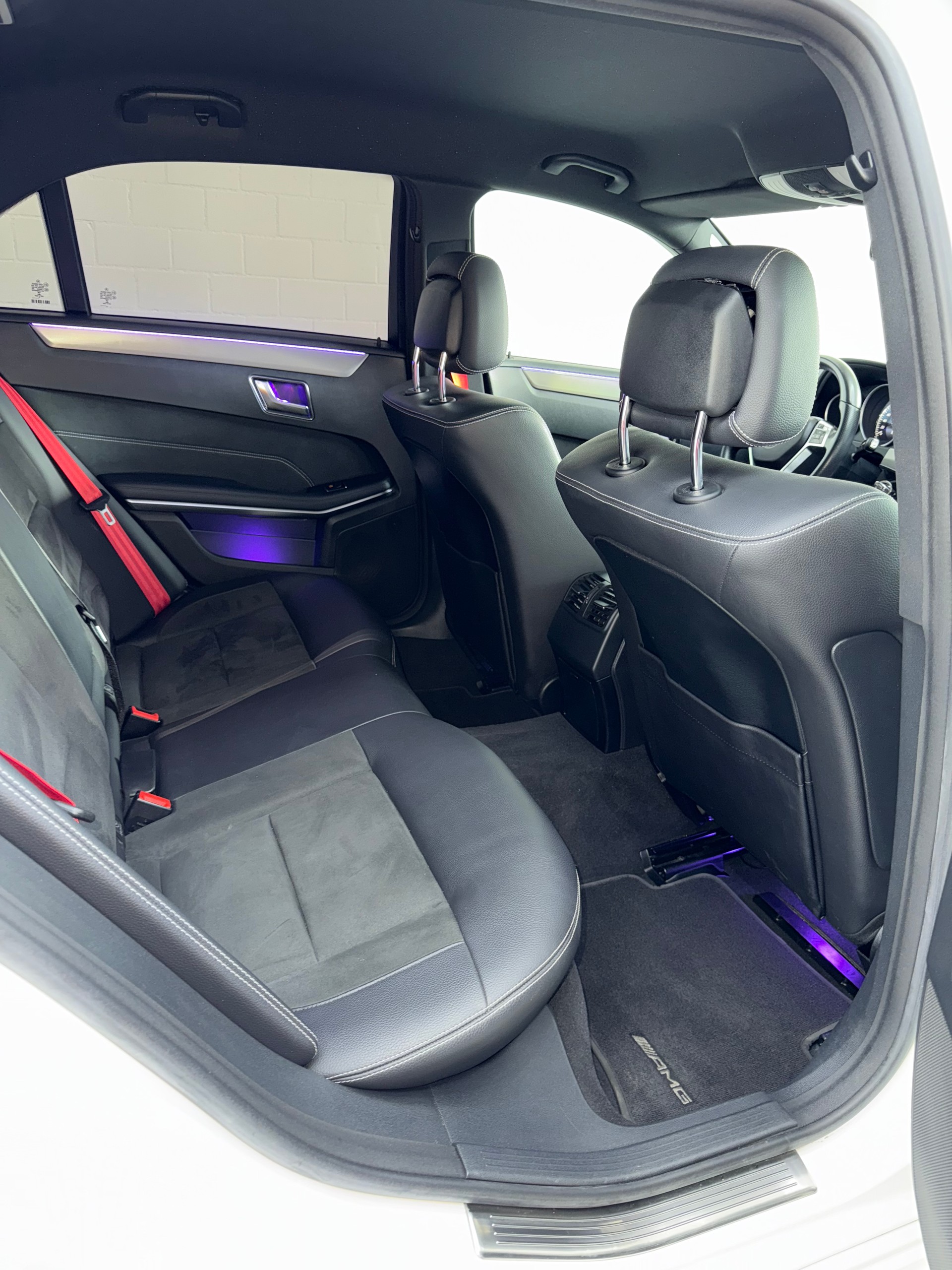 MERCEDES-BENZ E 220 BlueTEC 4Matic AMG Line 7G-Tronic - CH-Auto / Garantie / MFK u. Service frisch!-image-12