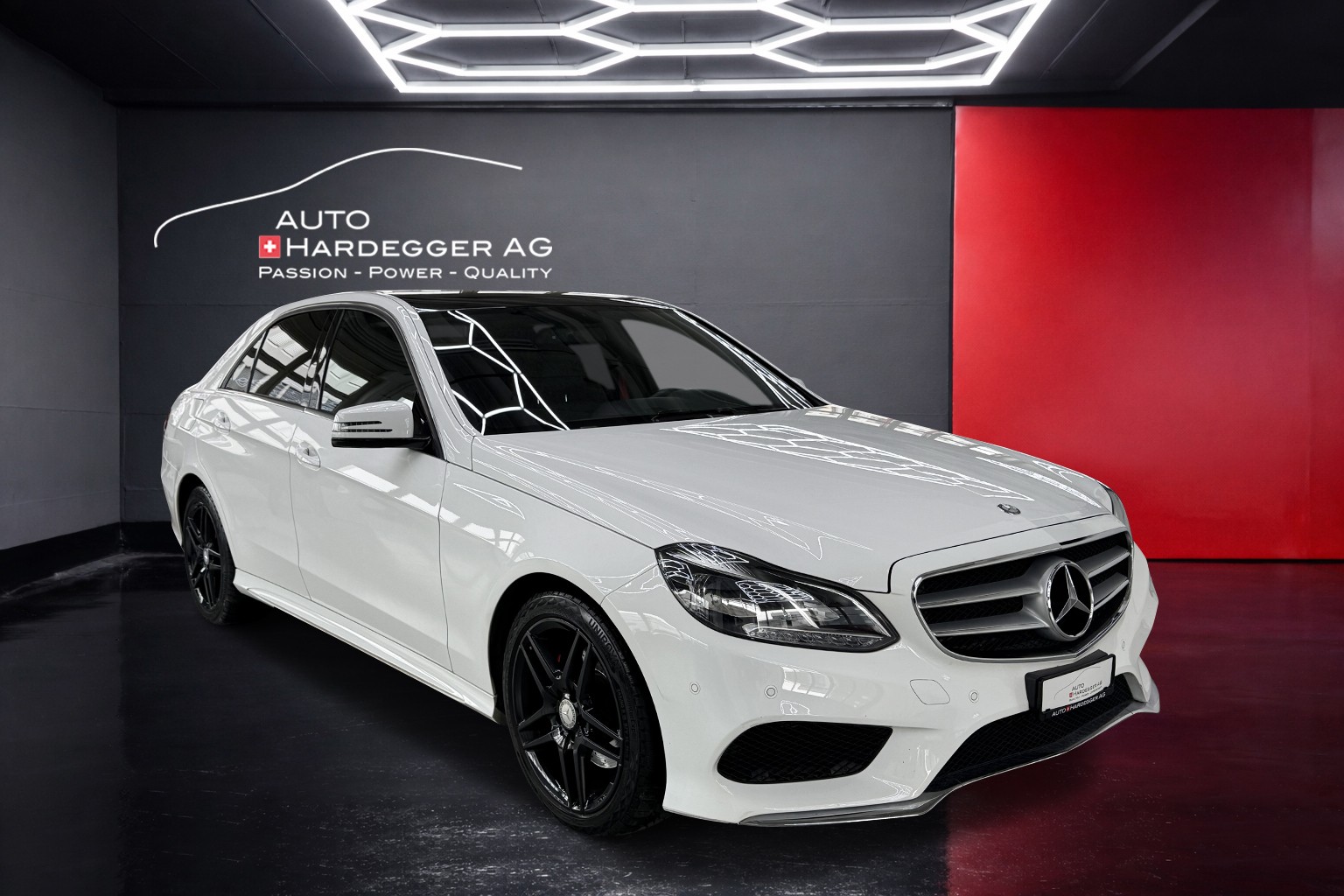 MERCEDES-BENZ E 220 BlueTEC 4Matic AMG Line 7G-Tronic - CH-Auto / Garantie / MFK u. Service frisch!
