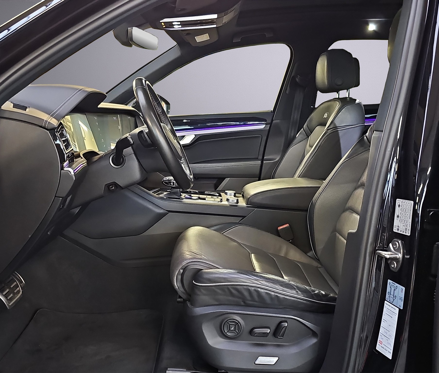 VW Touareg 3.0 V6 TSI R-Line-image-10