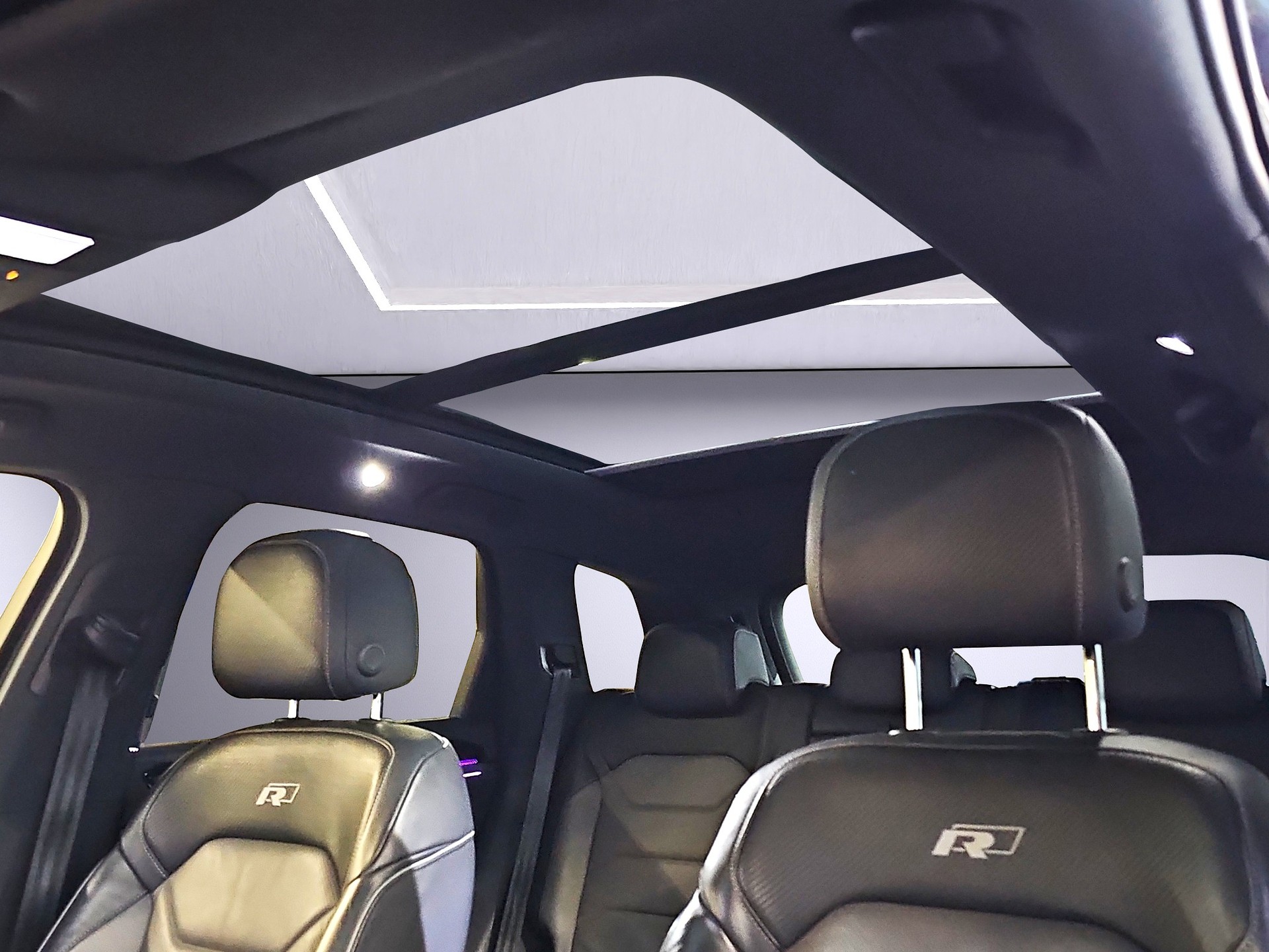 VW Touareg 3.0 V6 TSI R-Line-image-9