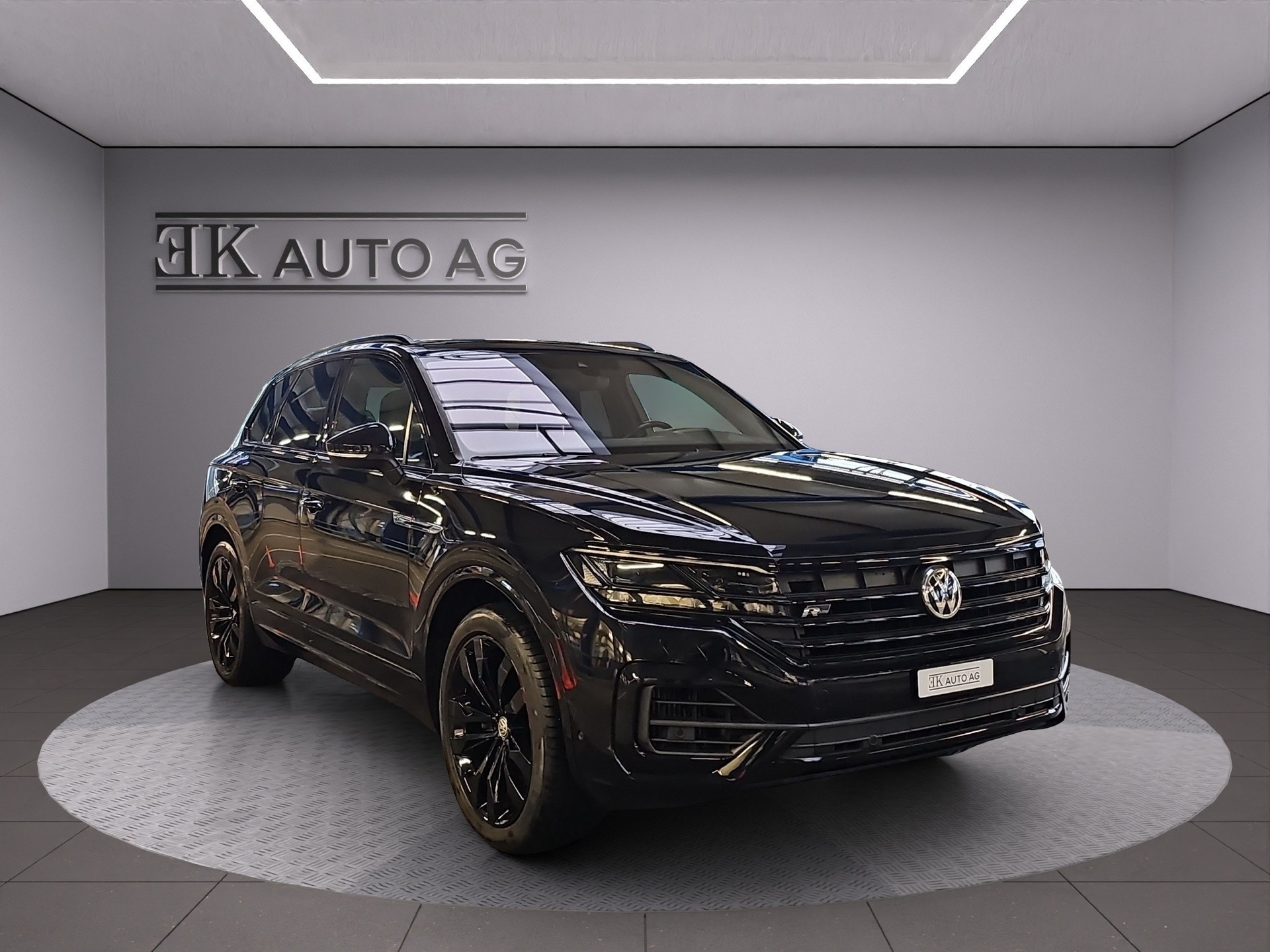 VW Touareg 3.0 V6 TSI R-Line-image-5