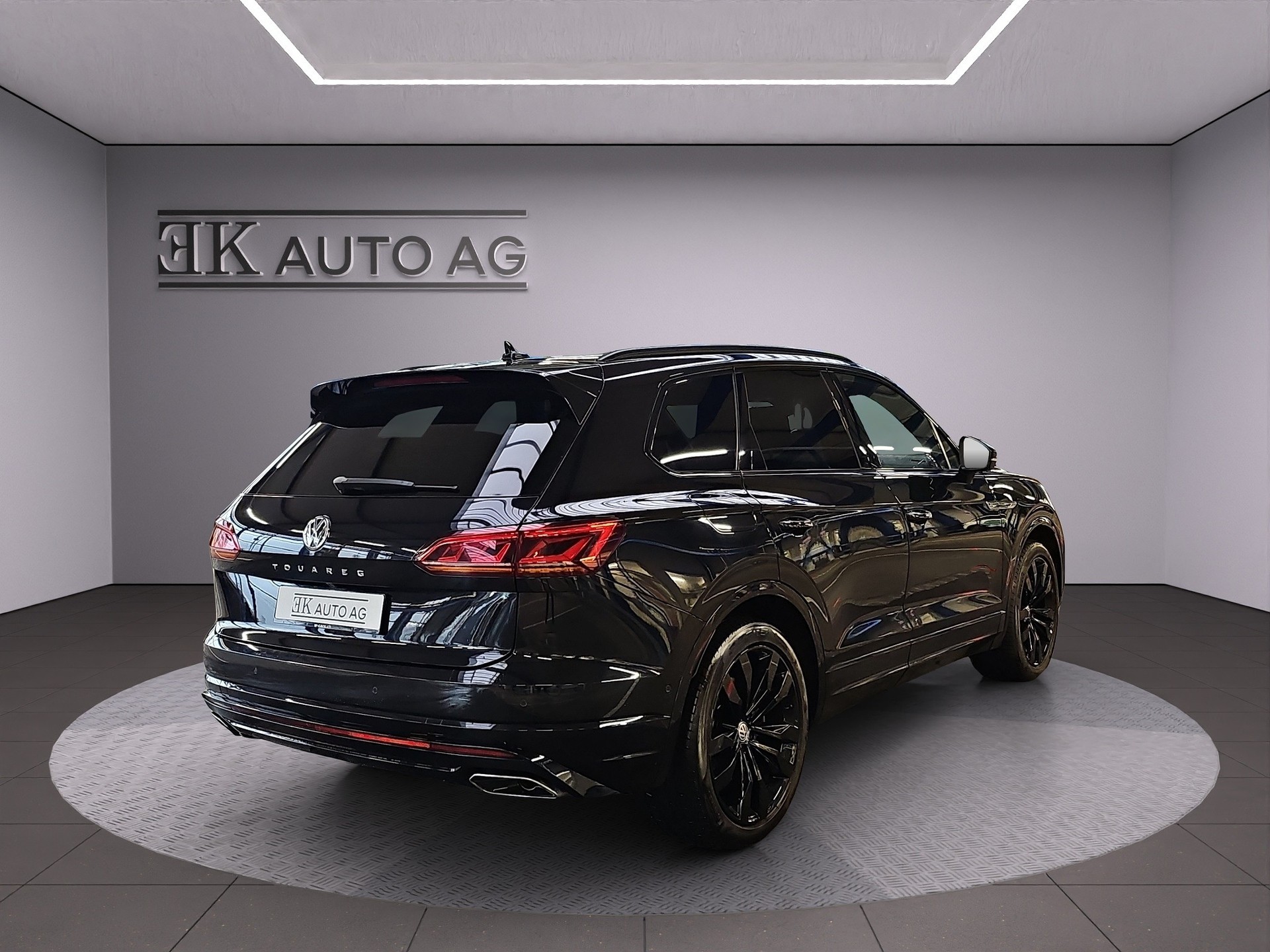 VW Touareg 3.0 V6 TSI R-Line-image-4