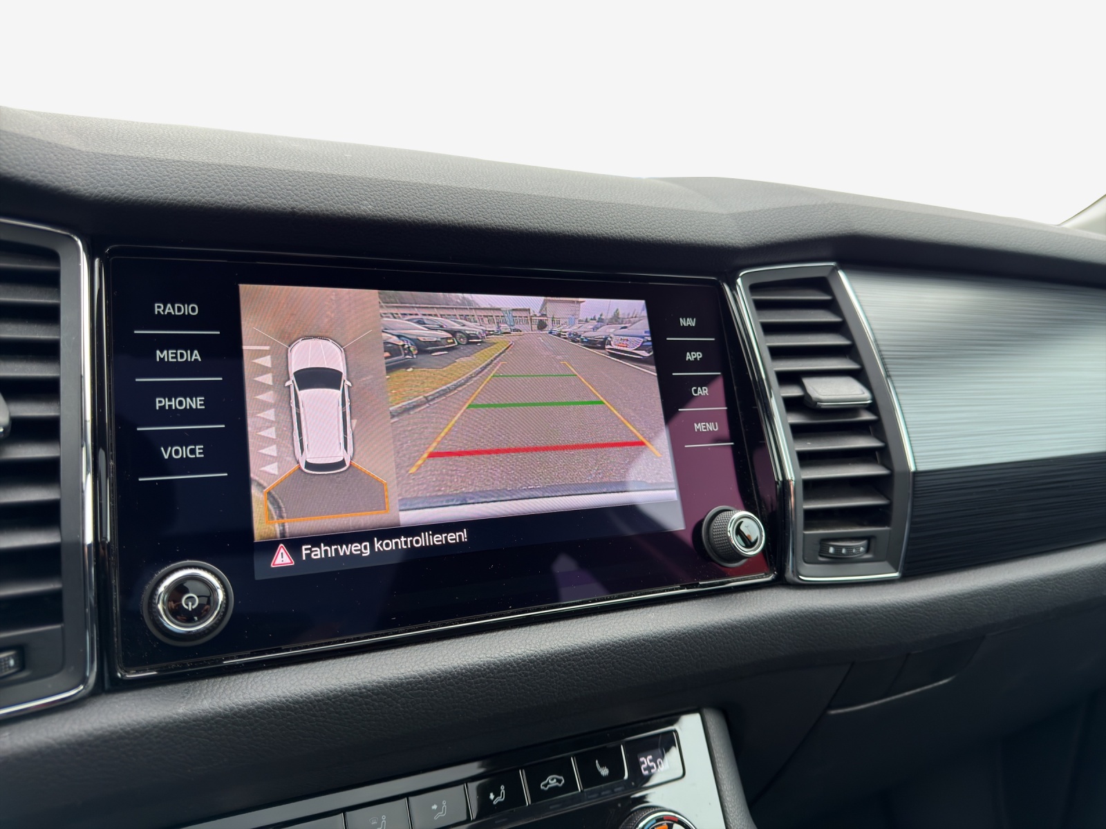 SKODA Kodiaq 2.0 TSI Ambition 4x4-image-15