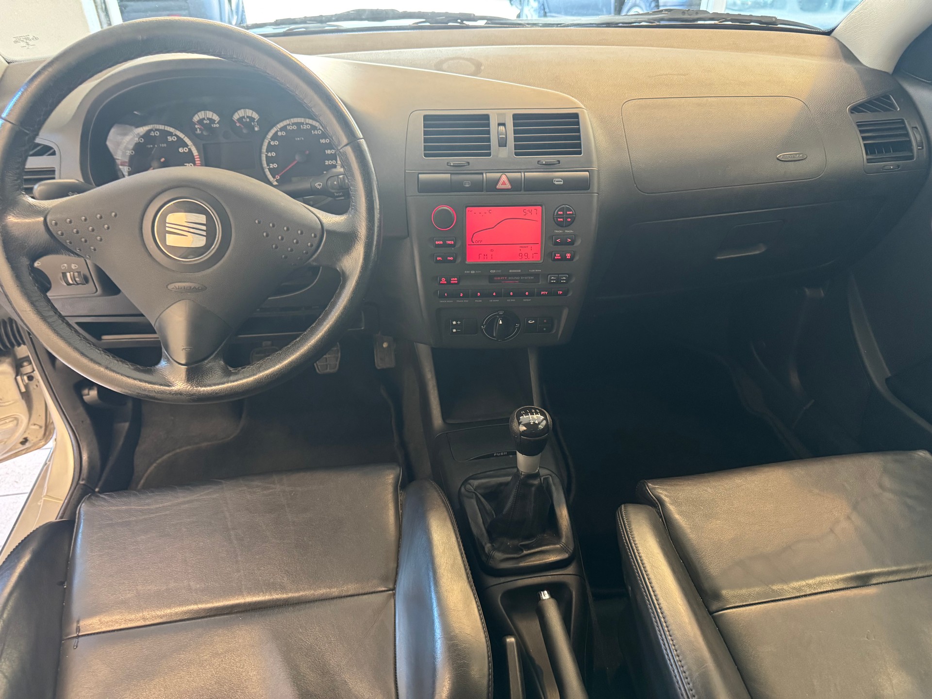 SEAT Ibiza 1.4 16V Sport-image-6