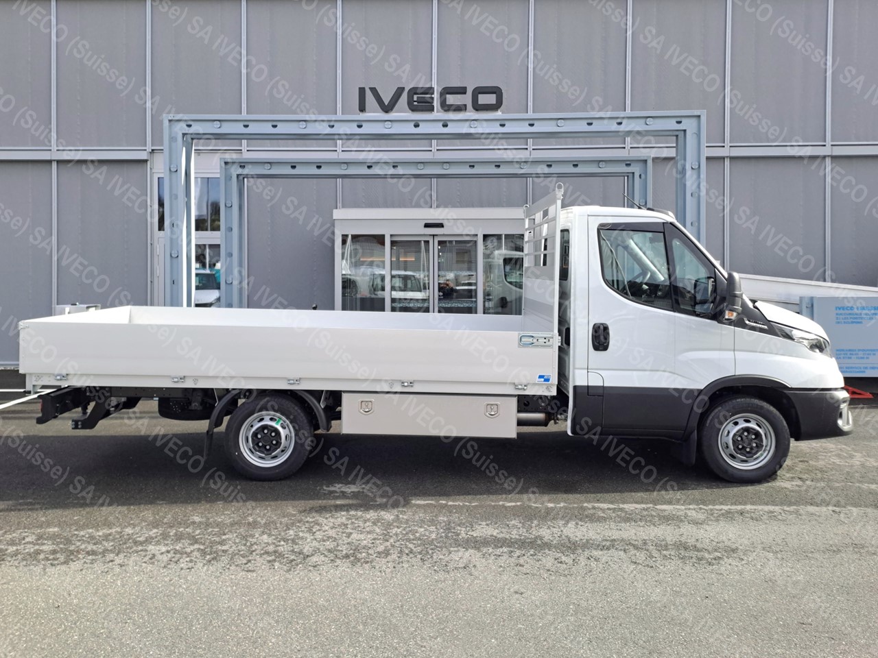 IVECO 35S16BA8 Pont fixe-image-1