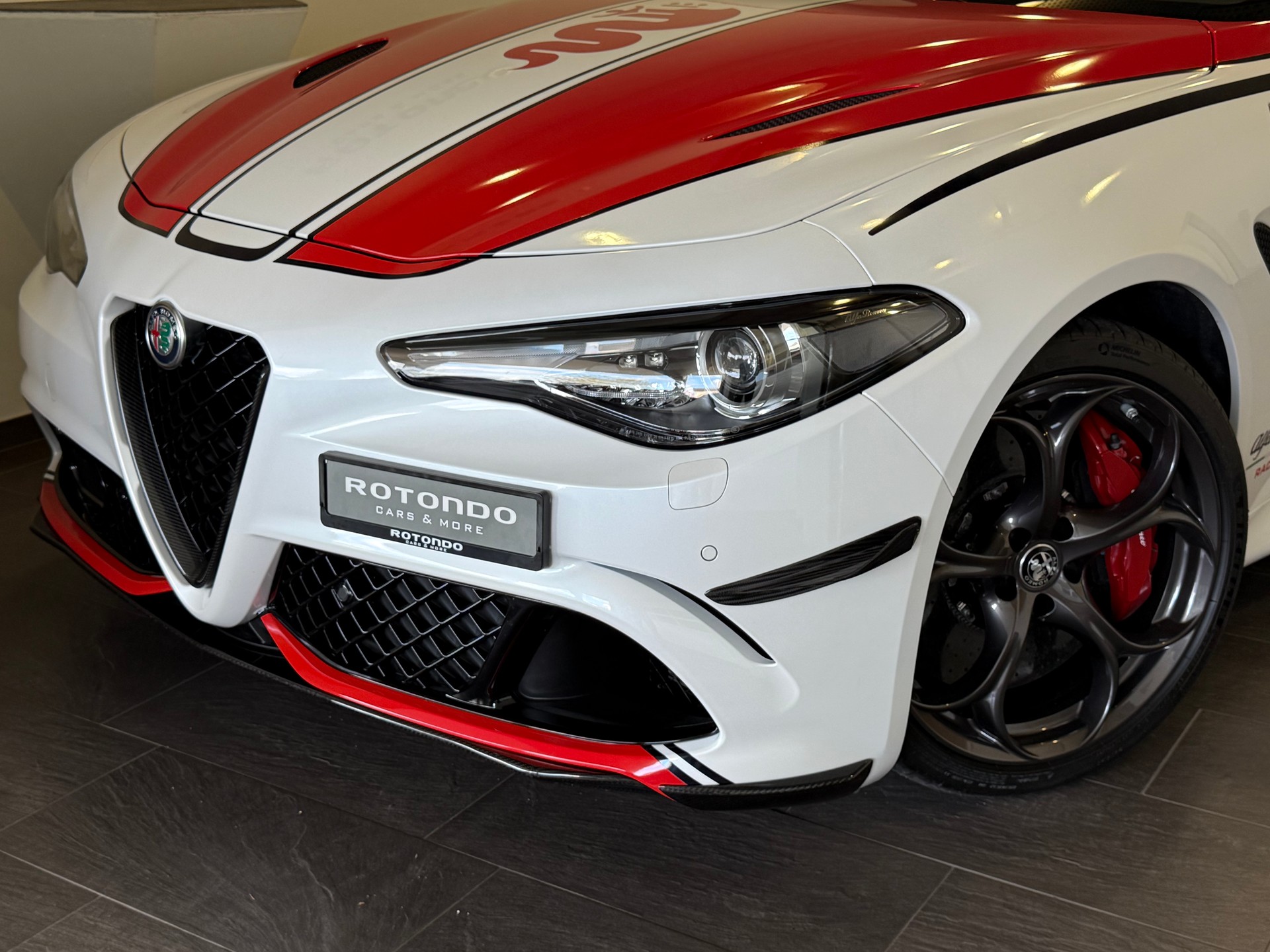 ALFA ROMEO Giulia 2.9 V6 Quadrifoglio Racing Sauber F1-showroom-element-2