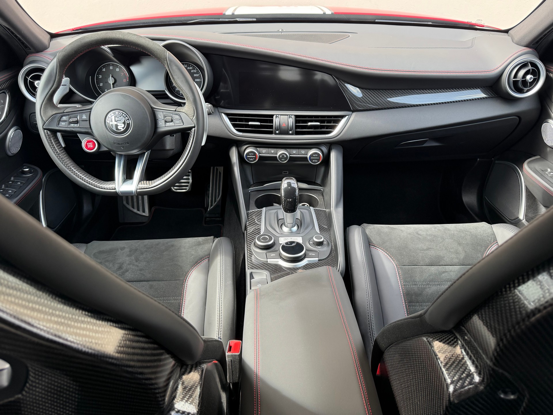 ALFA ROMEO Giulia 2.9 V6 Quadrifoglio Racing Sauber F1-image-9