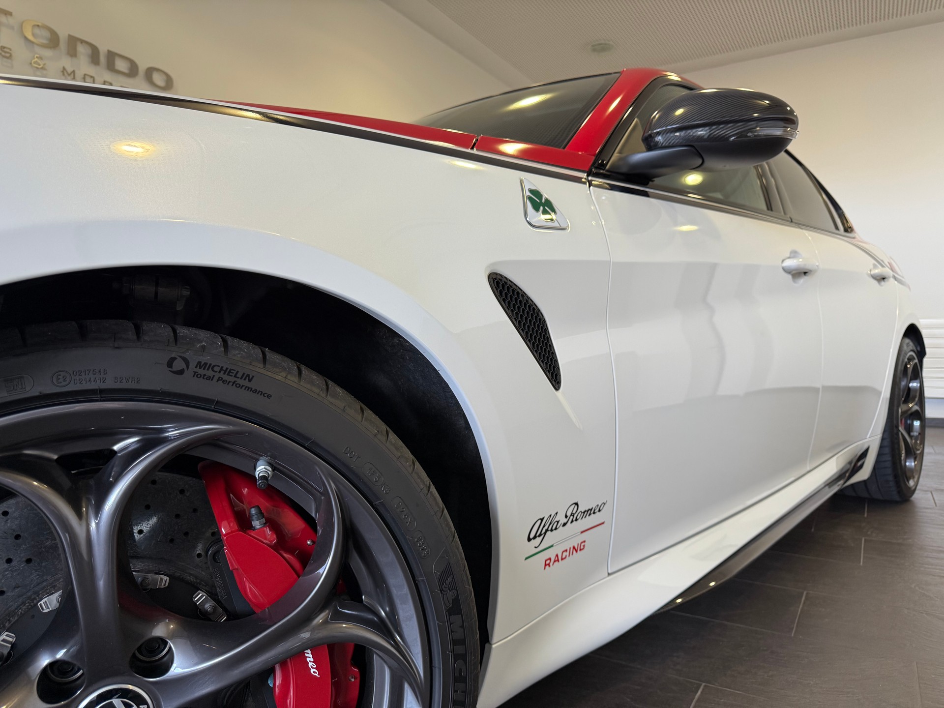 ALFA ROMEO Giulia 2.9 V6 Quadrifoglio Racing Sauber F1-image-4