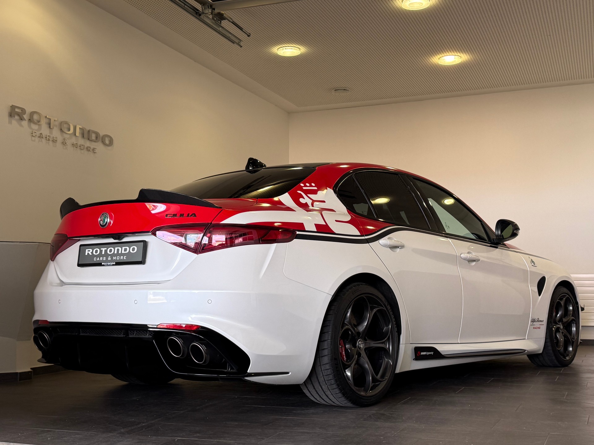 ALFA ROMEO Giulia 2.9 V6 Quadrifoglio Racing Sauber F1-showroom-element-1