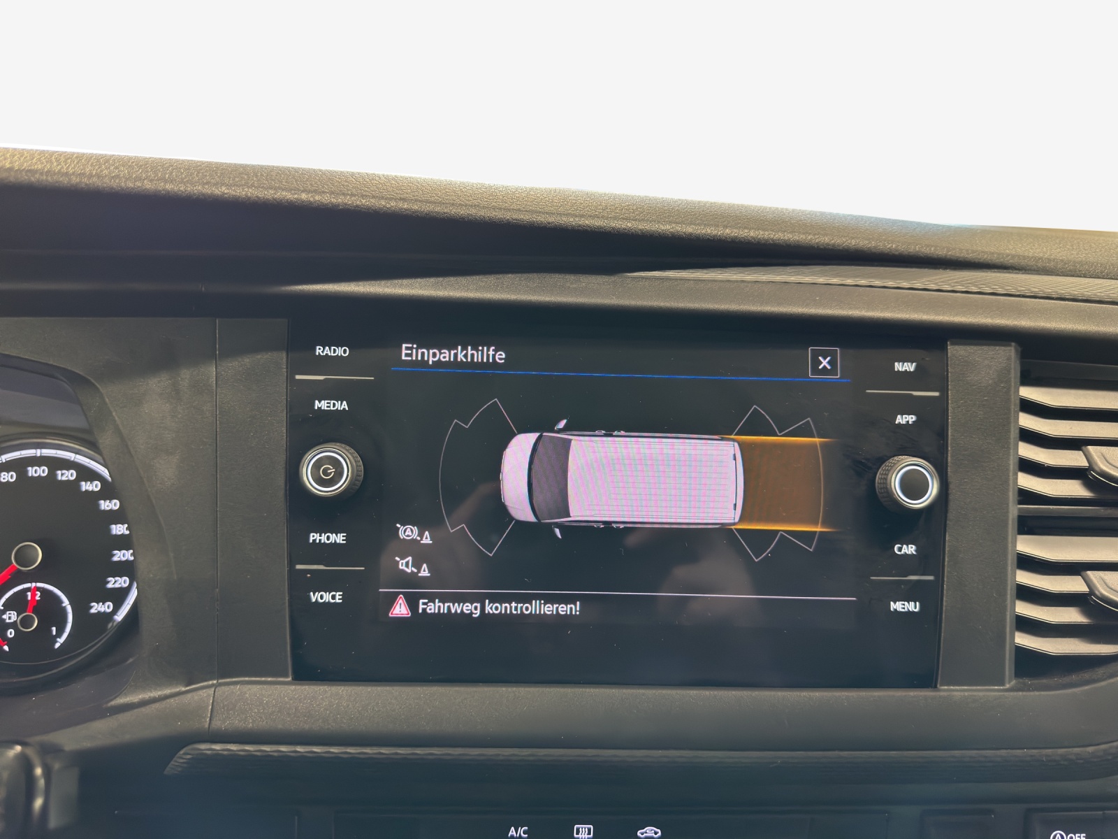 VW T6.1 2.0 TDI 4Motion-image-15