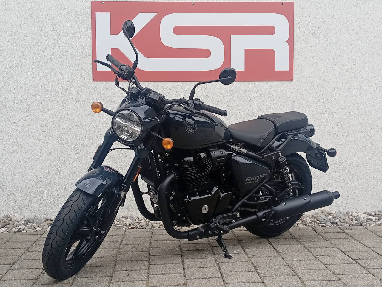 ROYAL ENFIELD Shotgun 650 Single-showroom-element-3
