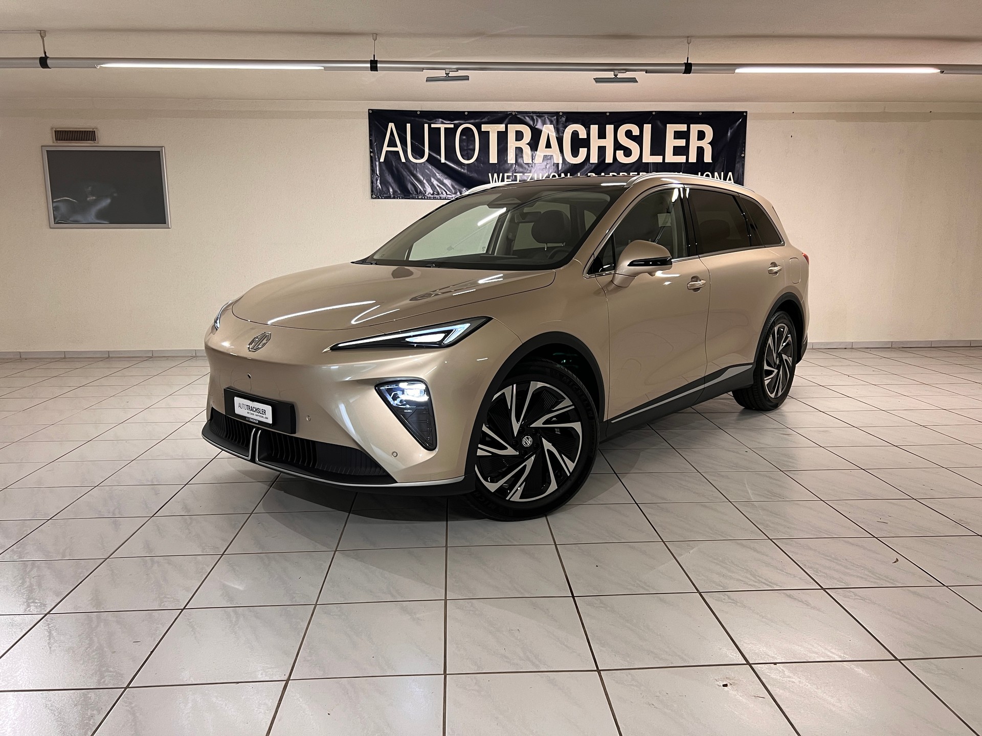 MG S6 EV 77kWh Luxury AWD-image-0
