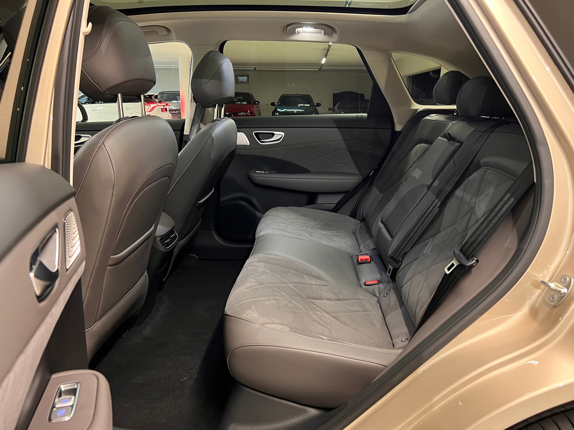 MG S6 EV 77kWh Luxury AWD-image-7