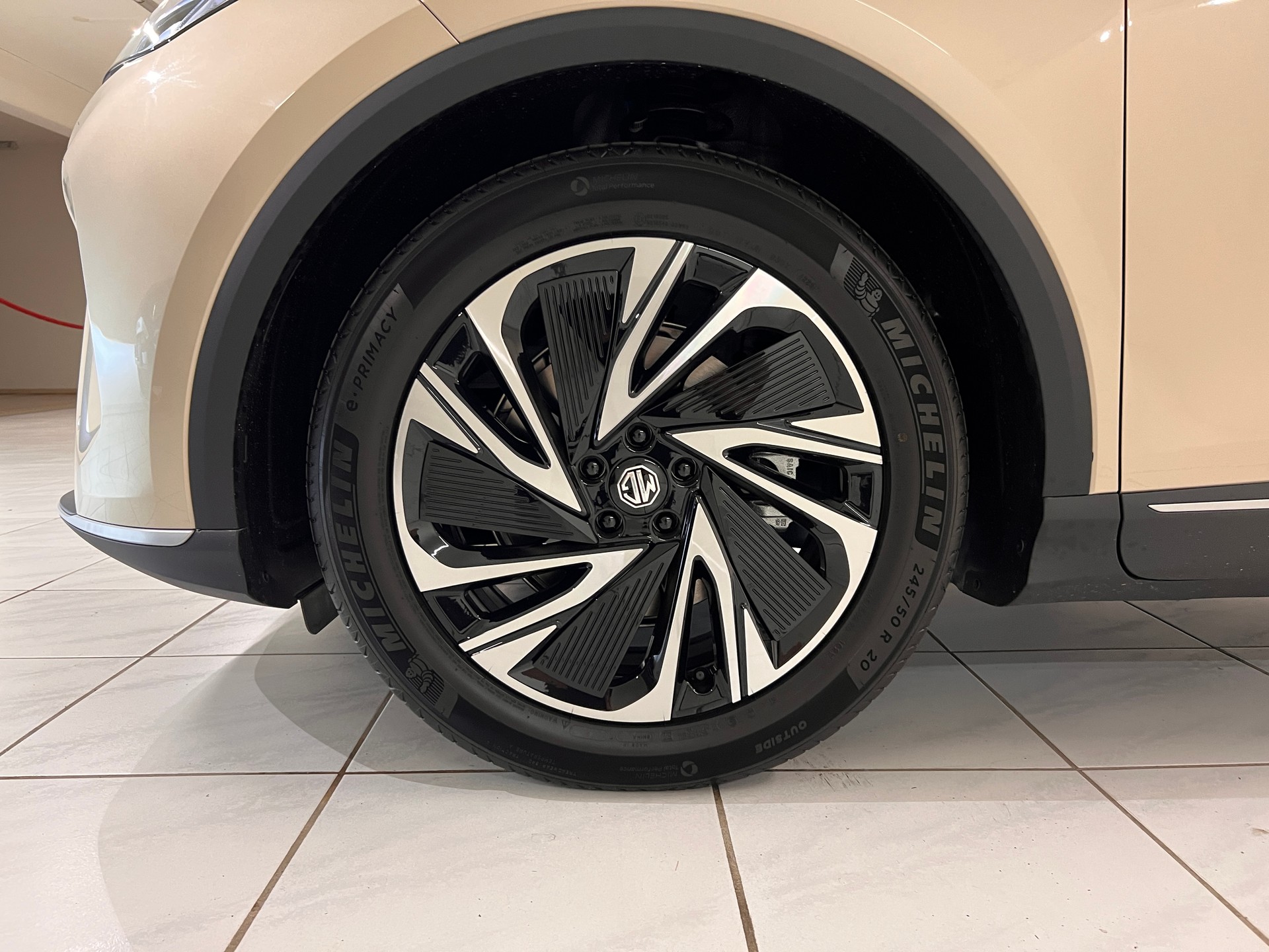 MG S6 EV 77kWh Luxury AWD-image-5