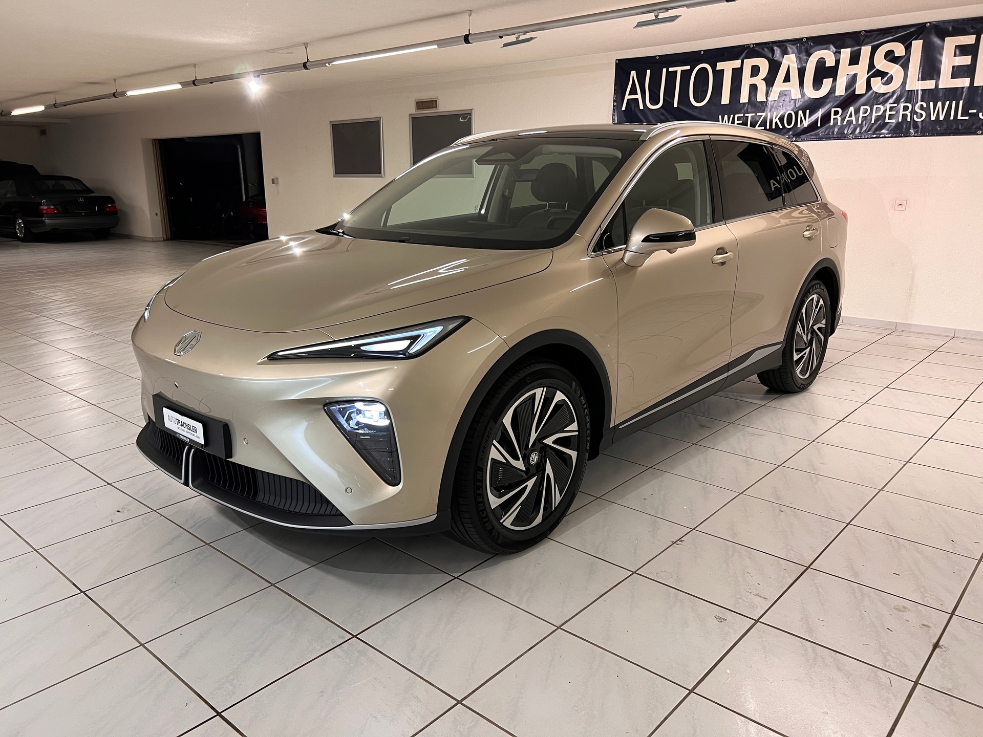 MG S6 EV 77kWh Luxury AWD-image-3