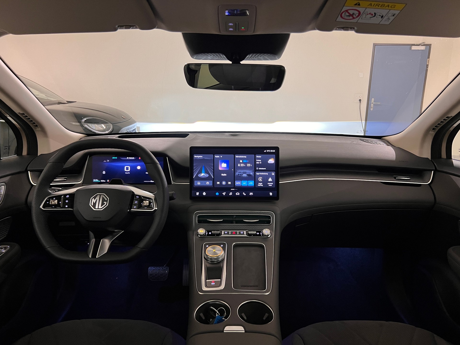 MG S6 EV 77kWh Luxury AWD-image-12