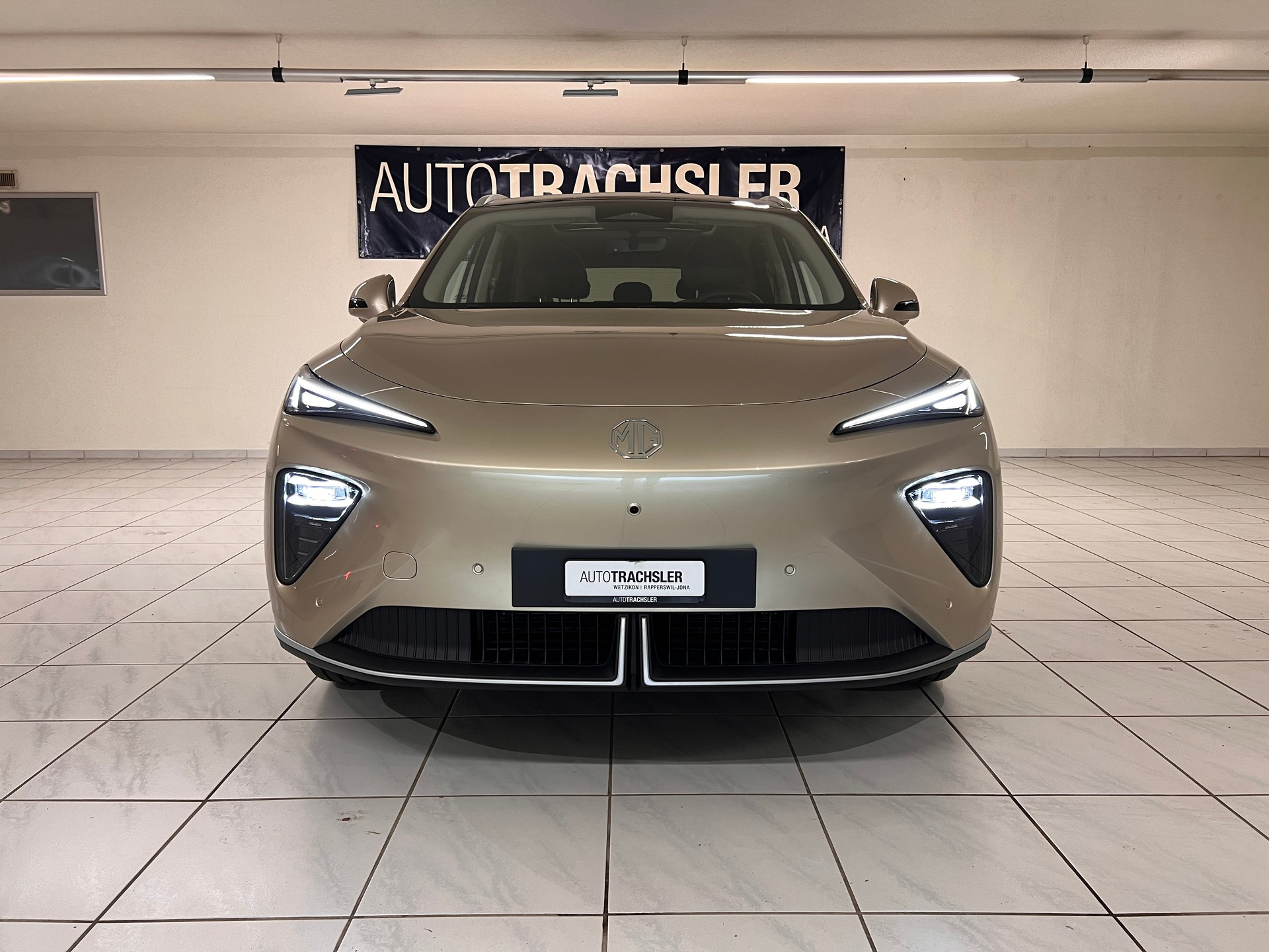 MG S6 EV 77kWh Luxury AWD-image-1