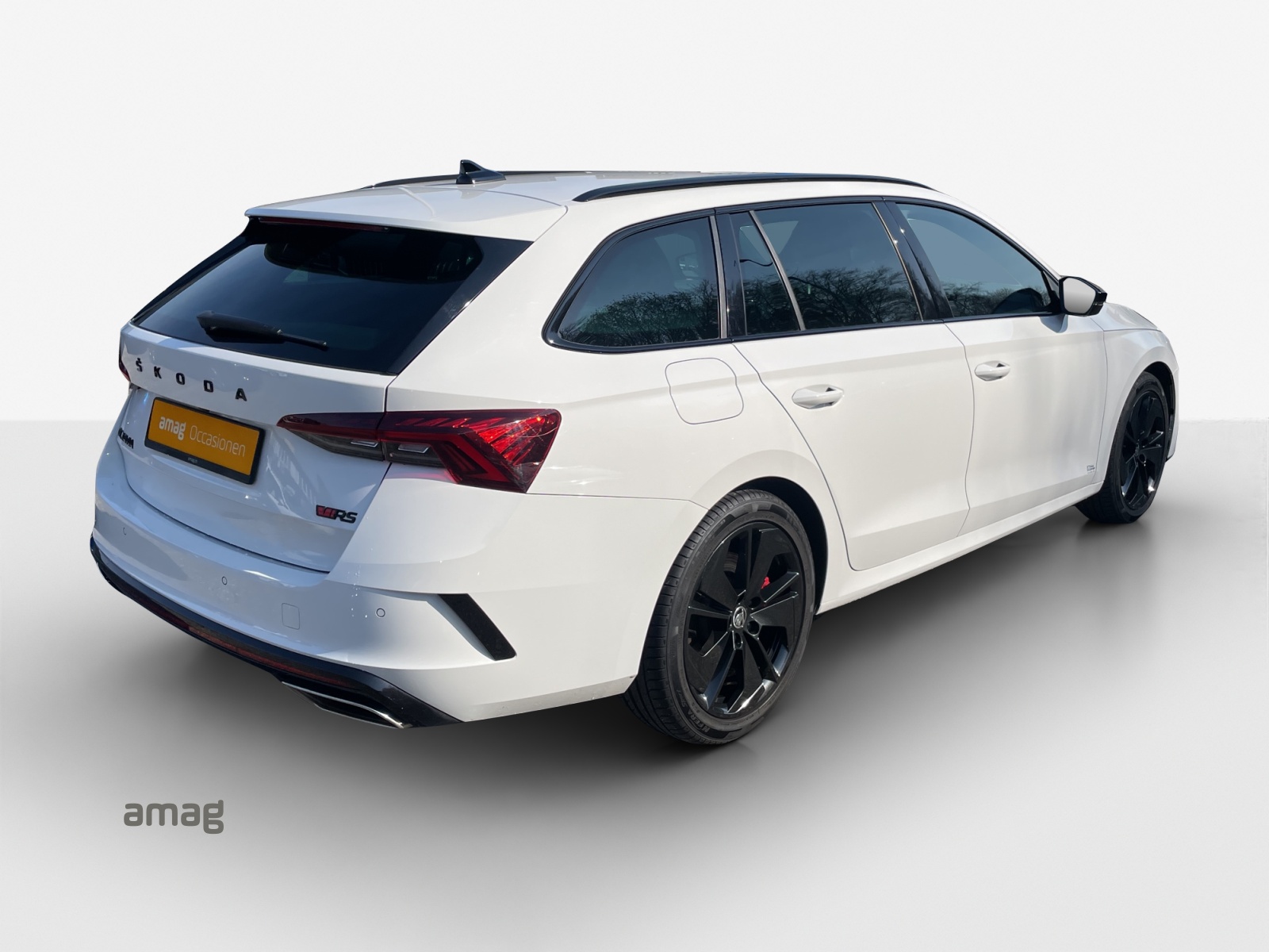 SKODA Octavia Combi 2.0 TSI DSG RS-image-4