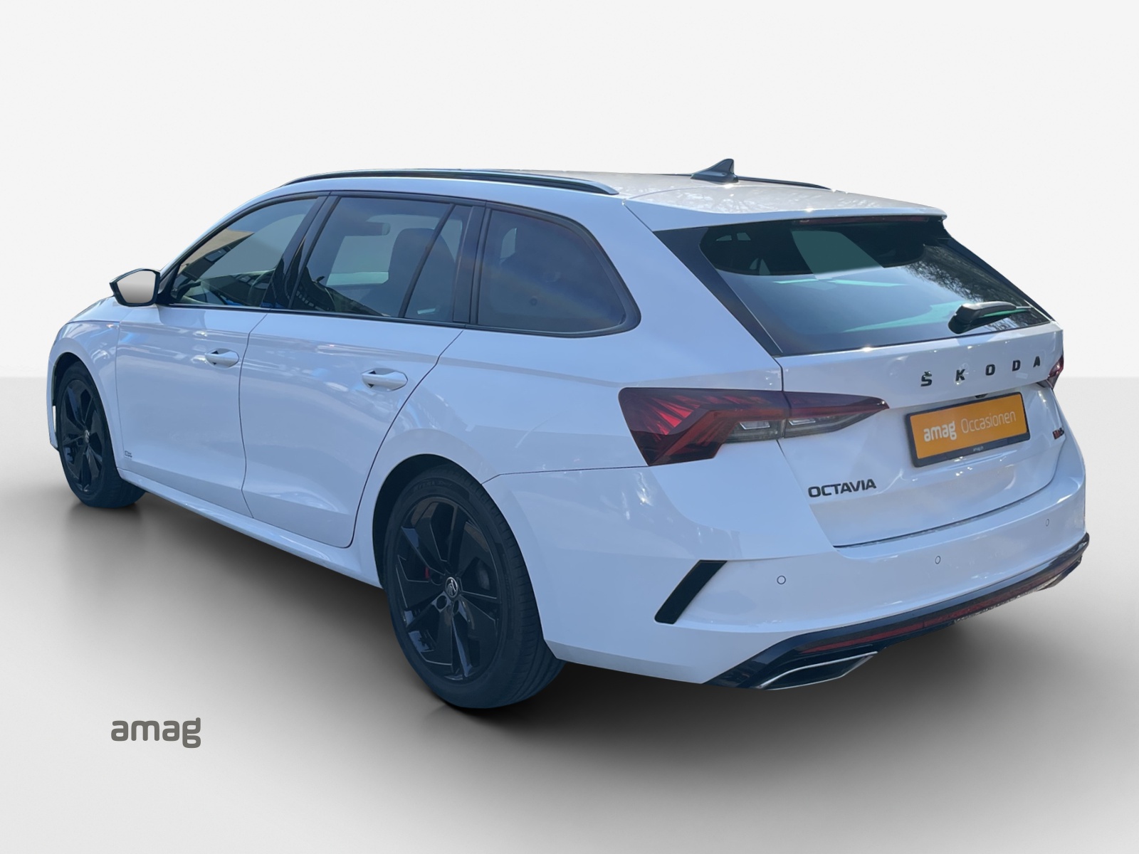 SKODA Octavia Combi 2.0 TSI DSG RS-image-2