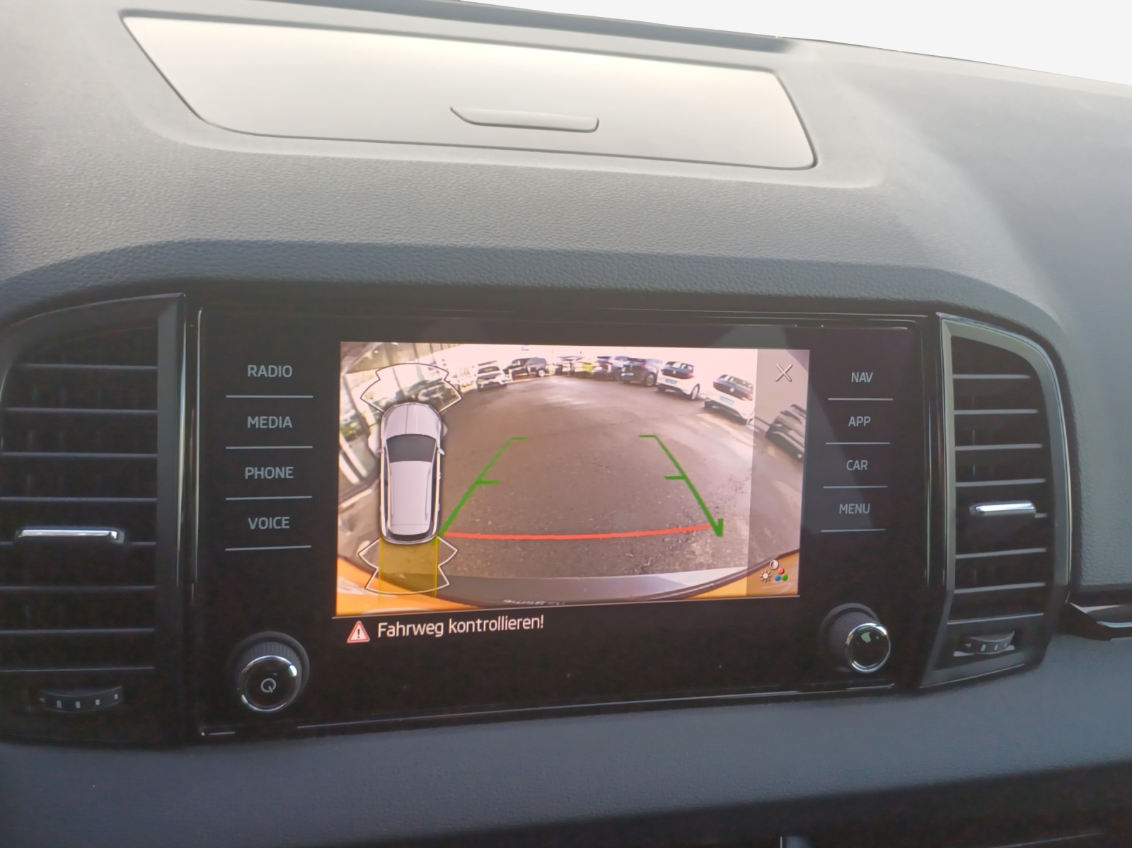 SKODA Karoq 2.0 TSI SportLine 4x4 DSG-image-15