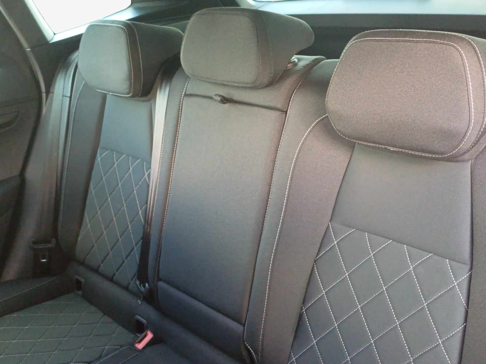 SKODA Karoq 2.0 TSI SportLine 4x4 DSG-image-11
