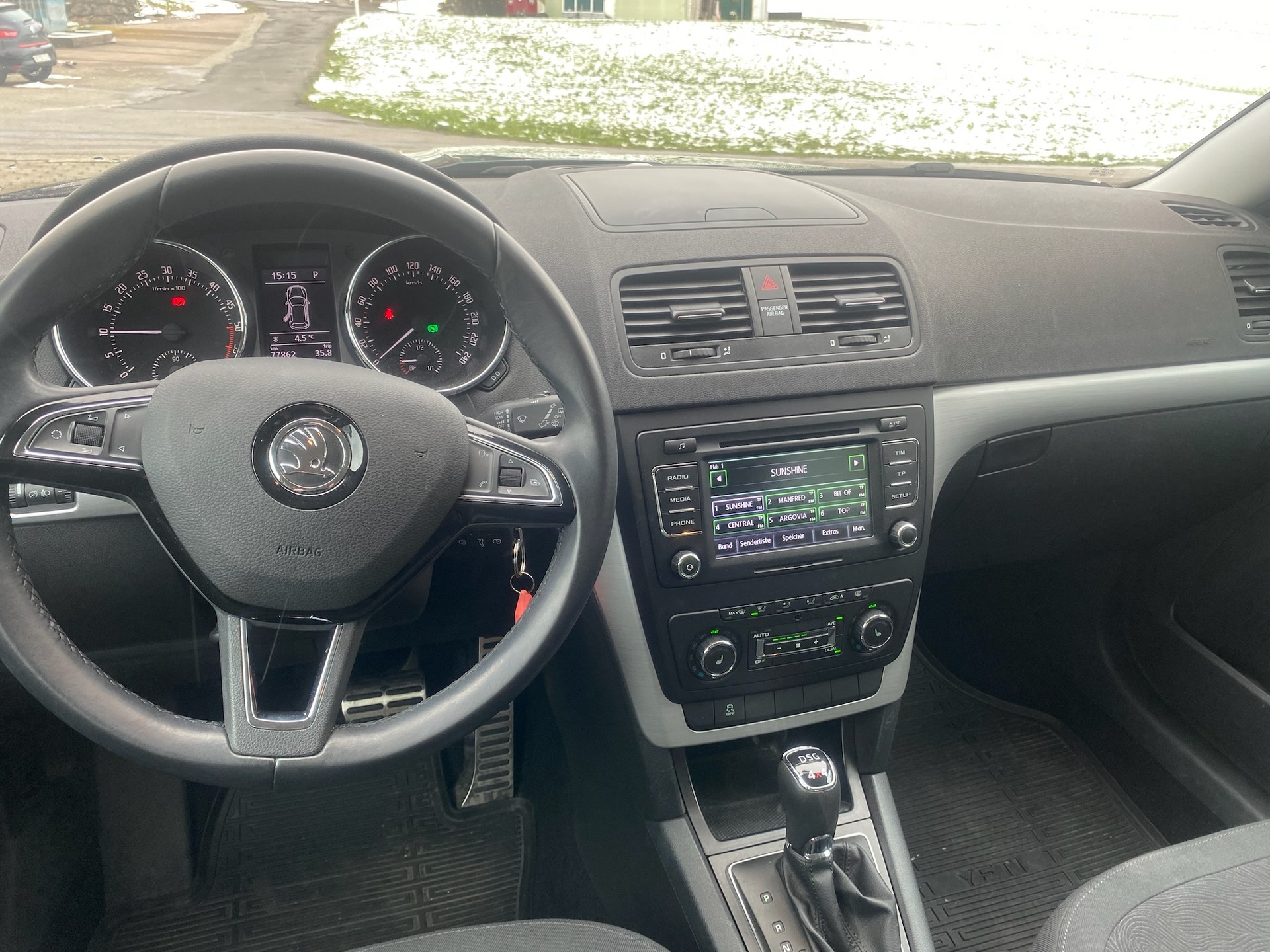 SKODA Yeti 2.0 TDI Elegance 4x4 DSG-image-4