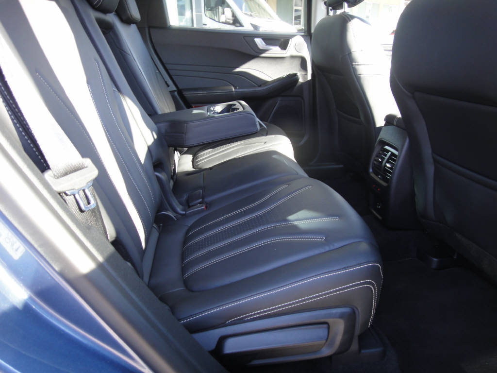 FORD Kuga 2.5 Plug-in Hybrid Vignale-image-8
