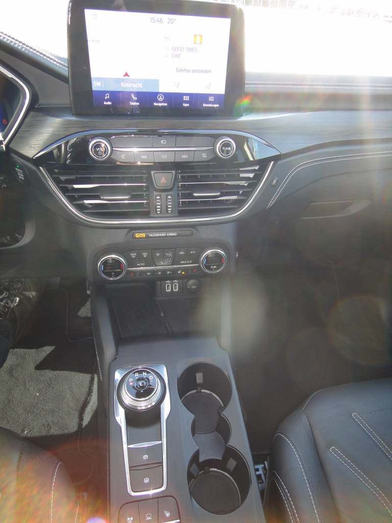 FORD Kuga 2.5 Plug-in Hybrid Vignale-image-9