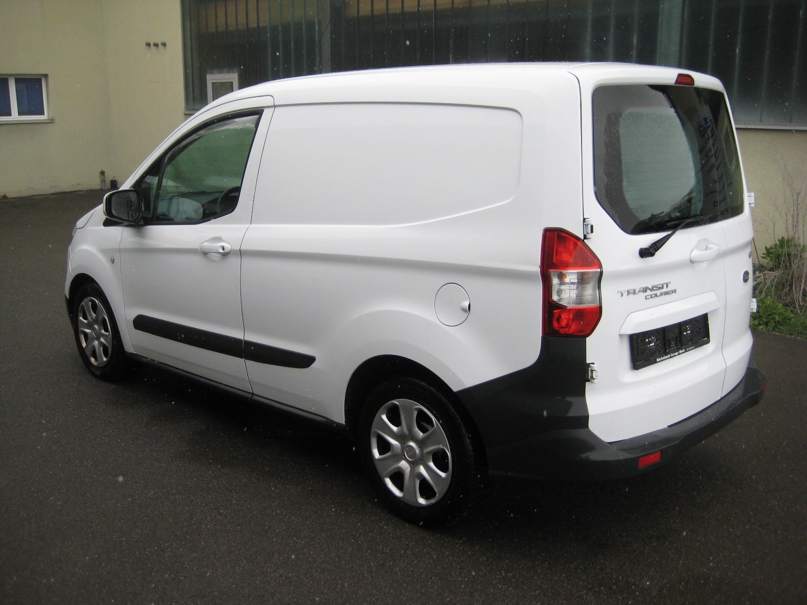 FORD Transit Courier Van 1.0 EcoBoost Trend-image-2