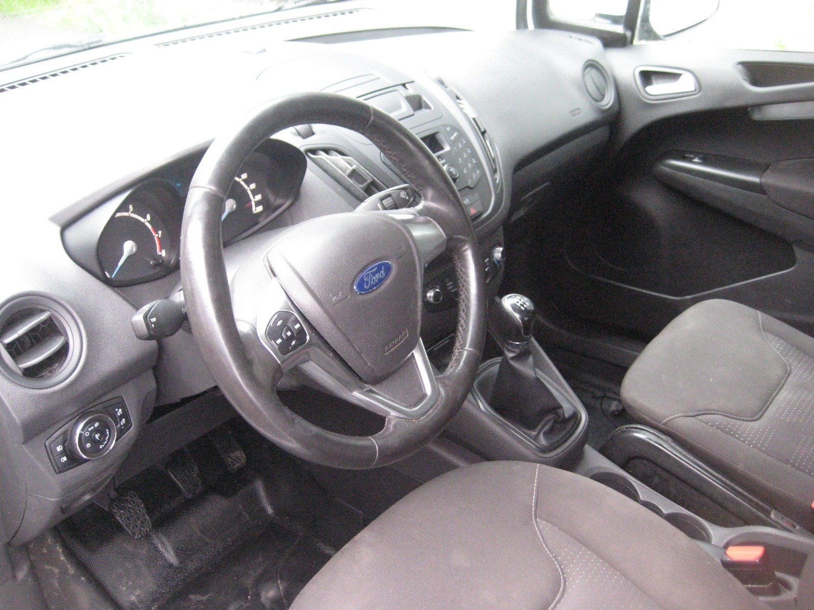 FORD Transit Courier Van 1.0 EcoBoost Trend-image-6