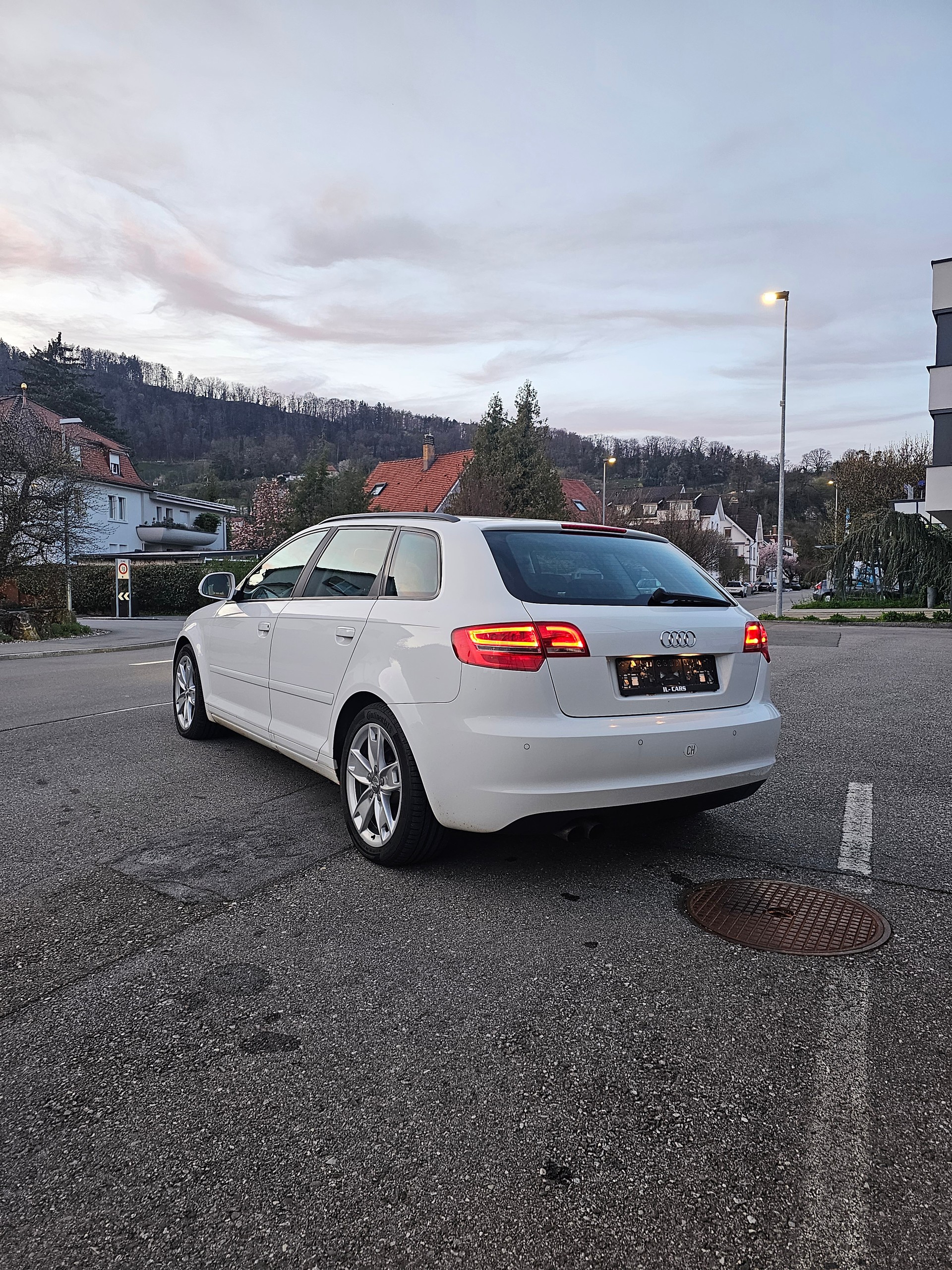 AUDI A3 Sportback 1.8 TFSI Snow quattro-image-3