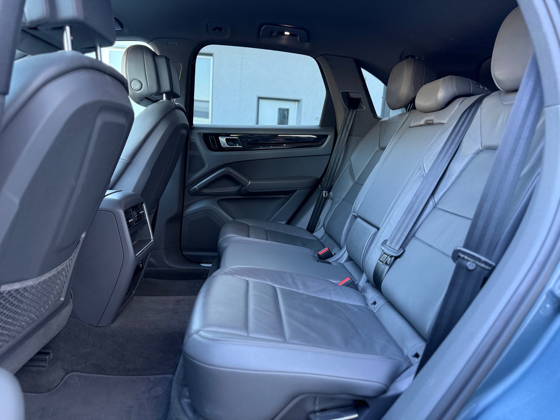 PORSCHE Cayenne AHK 3.5T-image-9