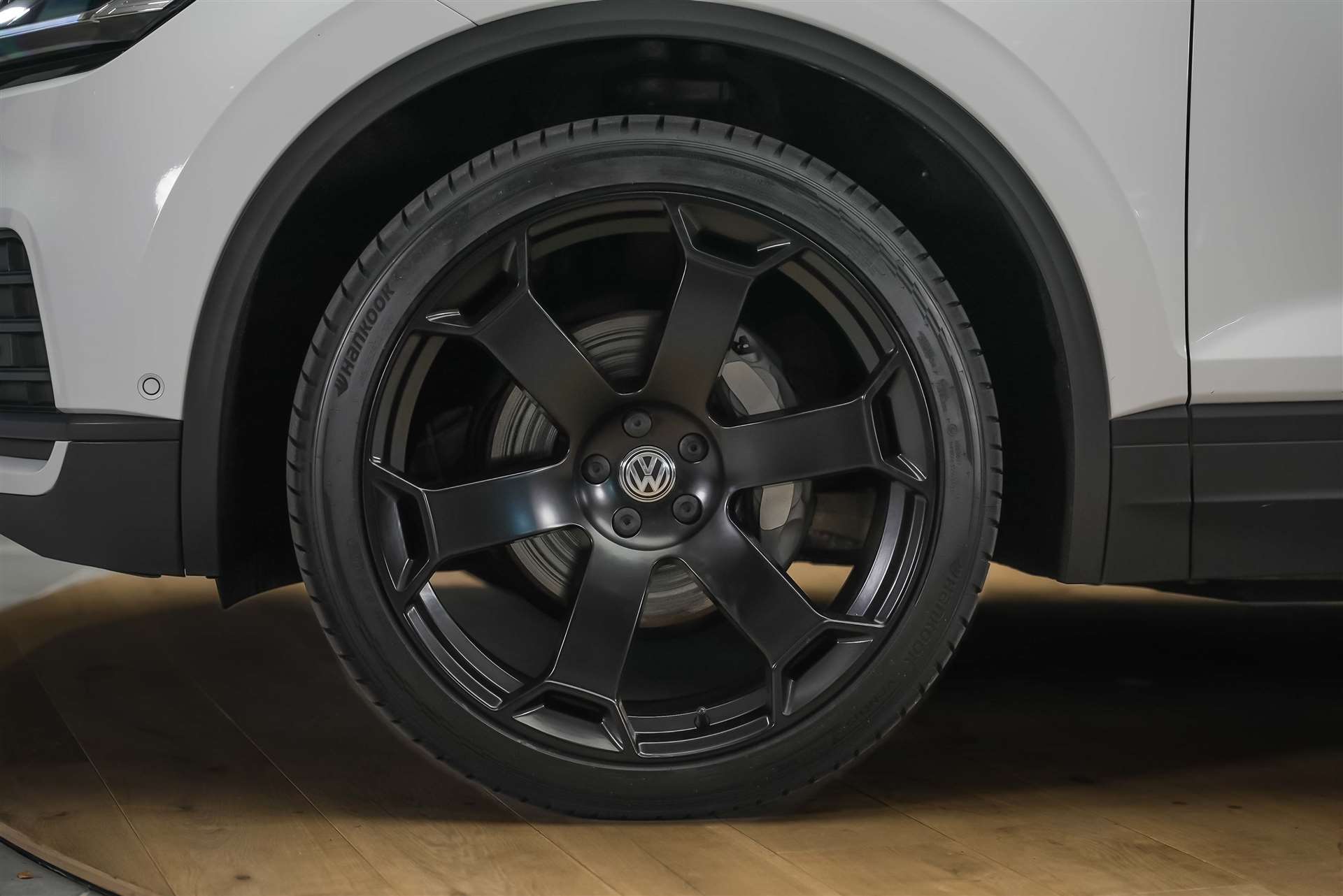 VW Touareg 3.0 TDI Basic Tiptronic *Werksgarantie*22" Felgen*AHK*-image-15