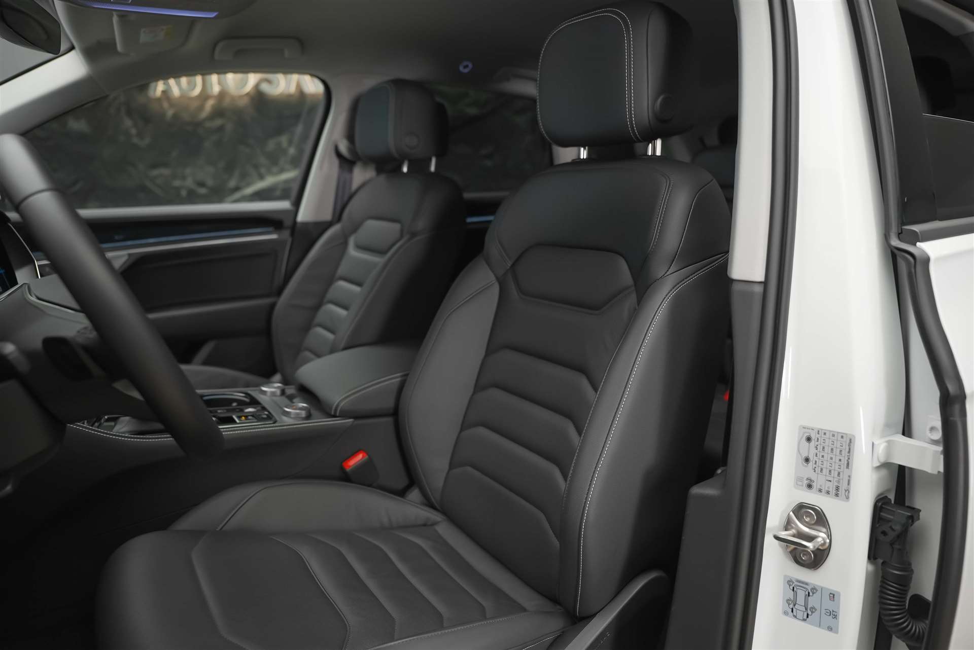 VW Touareg 3.0 TDI Basic Tiptronic *Werksgarantie*22" Felgen*AHK*-image-10