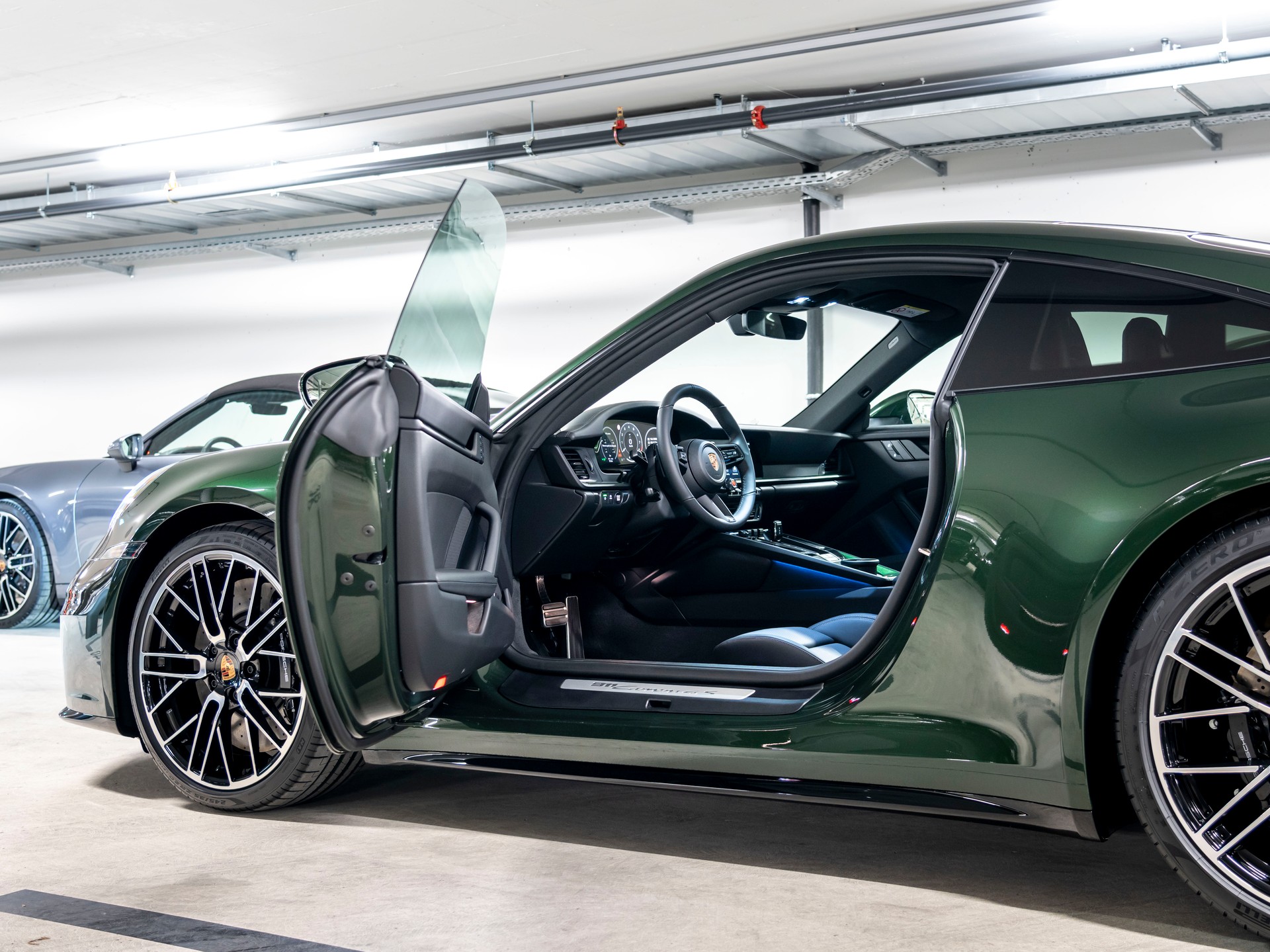 PORSCHE 911 Carrera 4S PDK-image-15