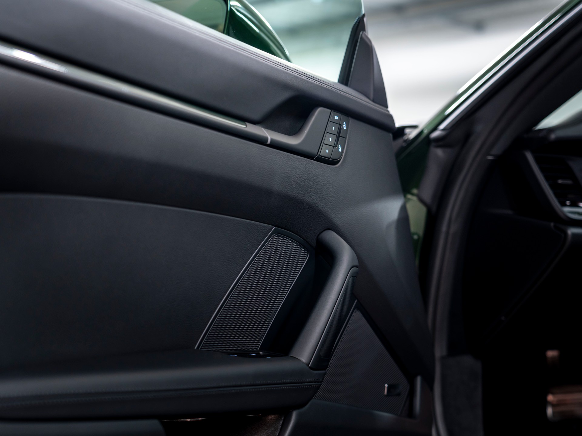 PORSCHE 911 Carrera 4S PDK-image-17