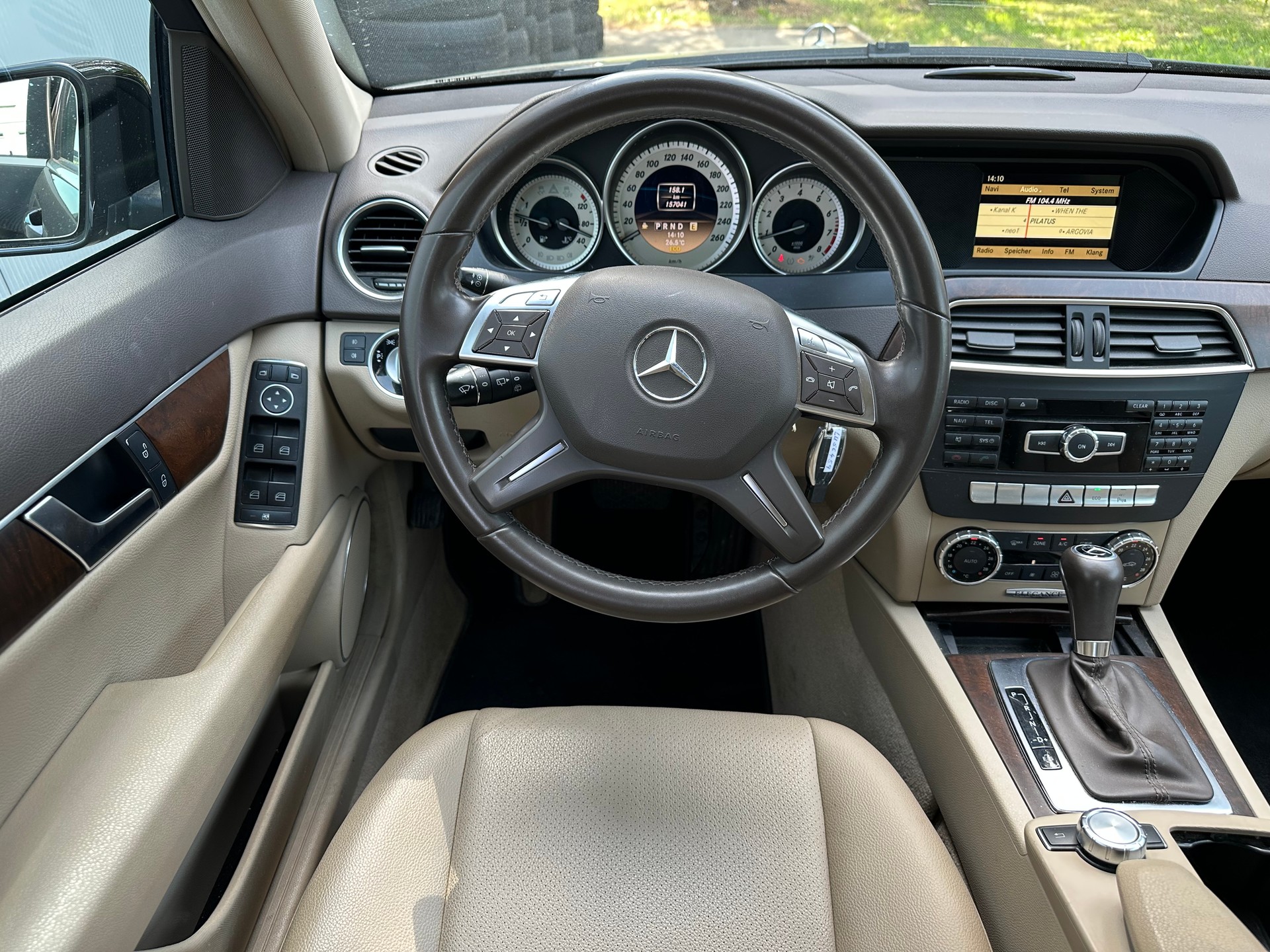 MERCEDES-BENZ C 180 BlueEfficiency 7G-Tronic-image-8