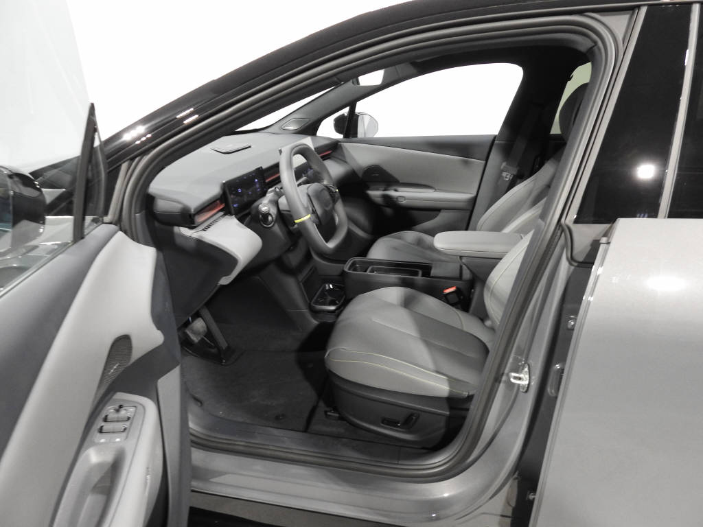 LYNK & CO 02-image-10